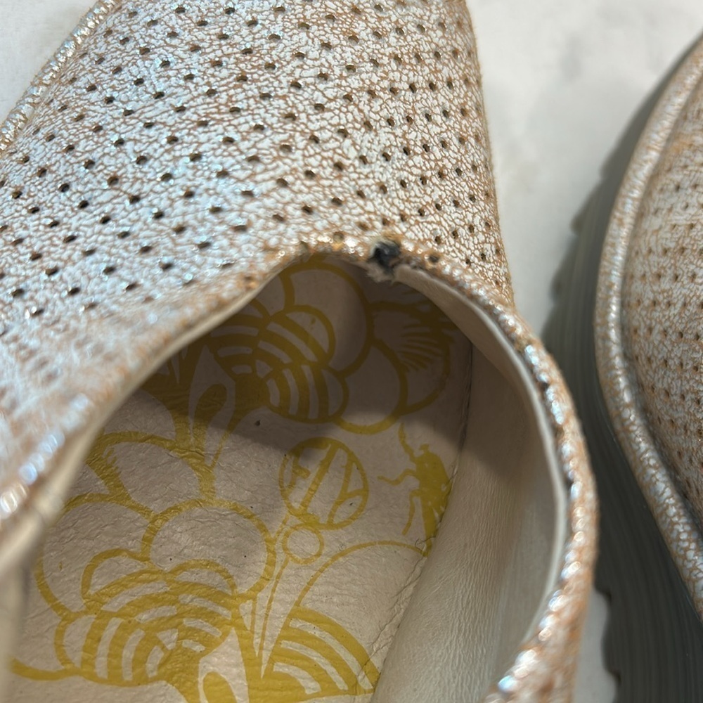 Fly London Yala Leather Perforated Wedges Gold Shimmer Size 9.5 - Picture 10 of 16